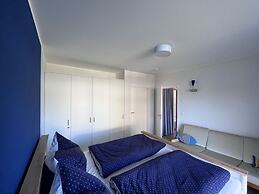 Small Boulder Comfortable Vacation Home