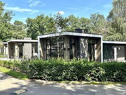 Nature Park Chalet in Hoenderloo