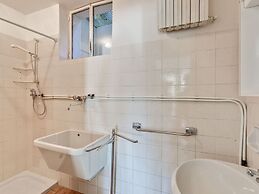 Villa in Torri del Benaco With Private Pool