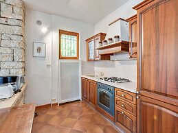 Villa in Torri del Benaco With Private Pool