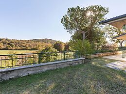 Villa in Torri del Benaco With Private Pool