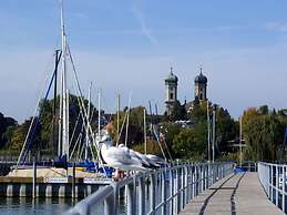 Santis Comfortable Holiday Residence