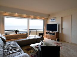 Refined Seaview Apartment