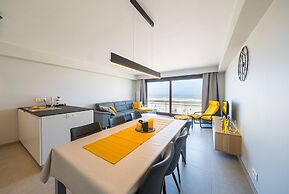 Apartment With 3 Bedrooms and sea View
