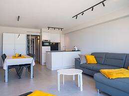 Apartment With 3 Bedrooms and sea View