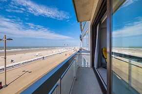 Apartment With 3 Bedrooms and sea View