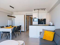 Apartment With 3 Bedrooms and sea View