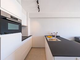 Apartment With 3 Bedrooms and sea View