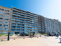Studio on Seafront Near Tram Stop