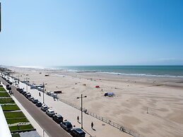 Studio on Seafront Near Tram Stop