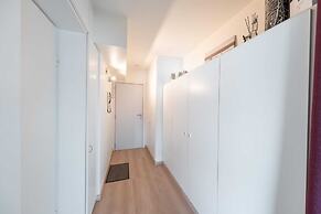 Studio on Seafront Near Tram Stop