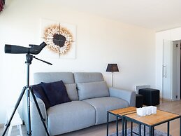 Studio on Seafront Near Tram Stop
