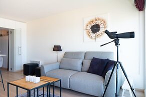 Studio on Seafront Near Tram Stop