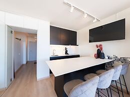 Studio on Seafront Near Tram Stop