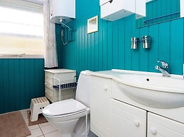 8 Person Holiday Home in Farvang
