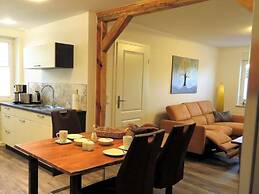 Leinelume Modern Retreat