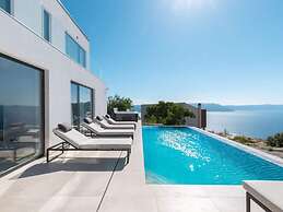 Villa Aristea Comfortable Holiday Residence