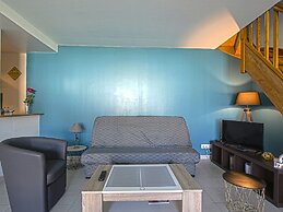 Tasteful Apartment in Comes With Terrace
