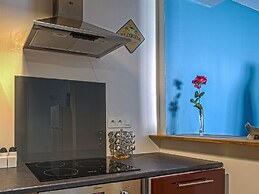 Tasteful Apartment in Comes With Terrace
