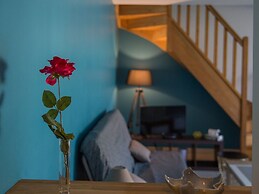 Tasteful Apartment in Comes With Terrace