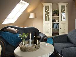 Dandelion Modern Retreat