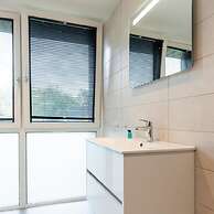 Forest Villa With Hot Tub 6 Persons