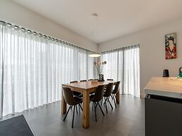 16p Spacious Villa on the Water in Zeewolde