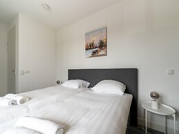 16p Spacious Villa on the Water in Zeewolde