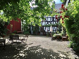 Nice Apartment in Weilmunster