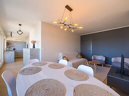 Beautiful Penthouse With Phenomenal sea View
