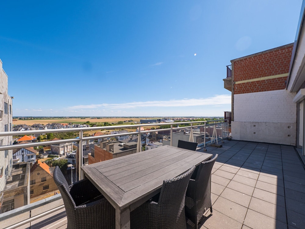 Beautiful Penthouse With Phenomenal sea View
