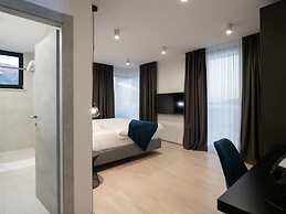 Stylish Stay With Hot Tub