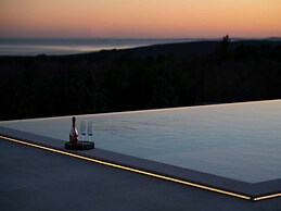 Stylish Stay With Hot Tub