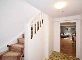 Liam Comfortable Holiday Residence