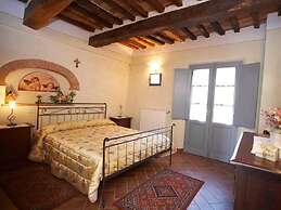 Elegant Castle Stay With Pool