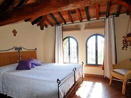 Elegant Castle Stay With Pool