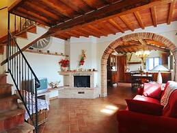 Elegant Castle Stay With Pool