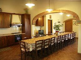 Elegant Castle Stay With Pool