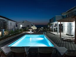 Modern and Spacious Home With Swimming Pool