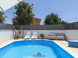 Villa Kostre Comfortable Holiday Residence