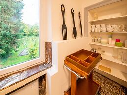 Charming Chalet in Falaen by River & Chateau