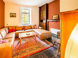 Charming Chalet in Falaen by River & Chateau