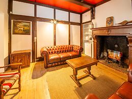 Charming Chalet in Falaen by River & Chateau