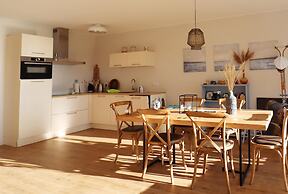 Sunny Apartment Directly on the Heegermeer