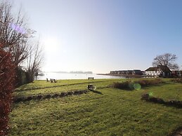 Sunny Apartment Directly on the Heegermeer