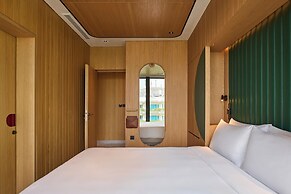 The Standard, Singapore