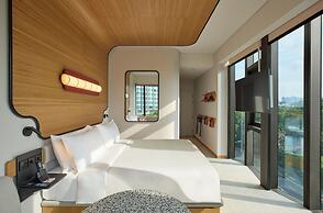 The Standard, Singapore