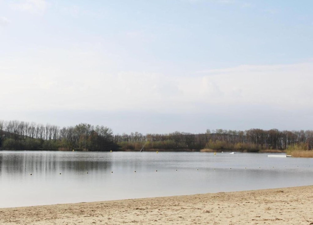 Scenic Stay Near Town & Lake