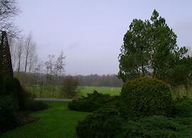Scenic Stay Near Town & Lake