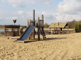 Scenic Stay Near Town & Lake